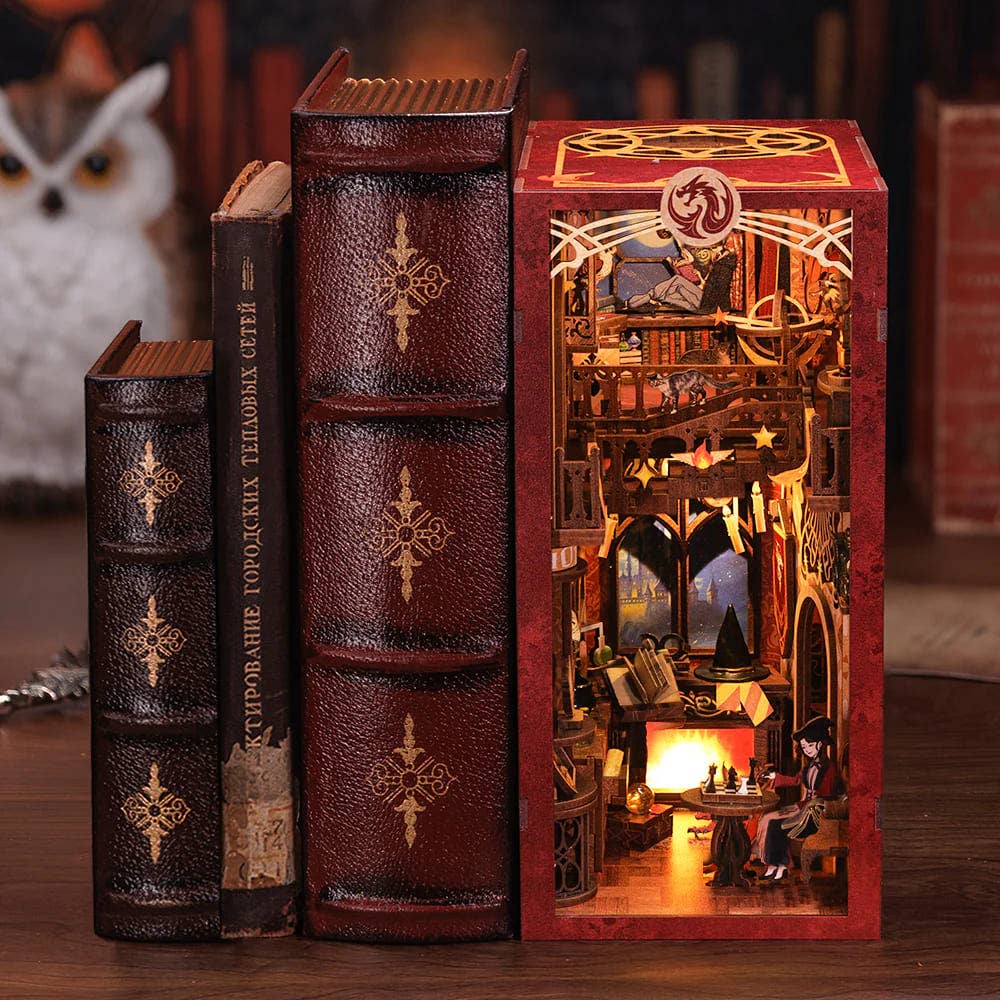 Flame Common Room - Book Nook
