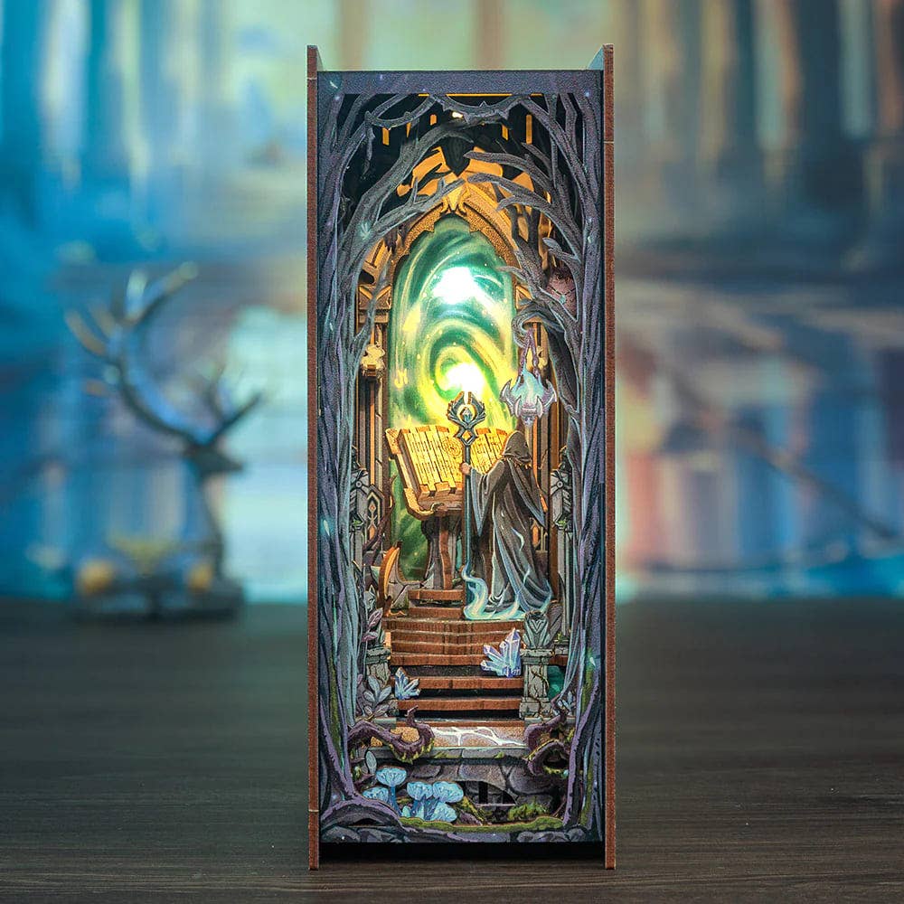 The Gate to Wonderland - Book Nook