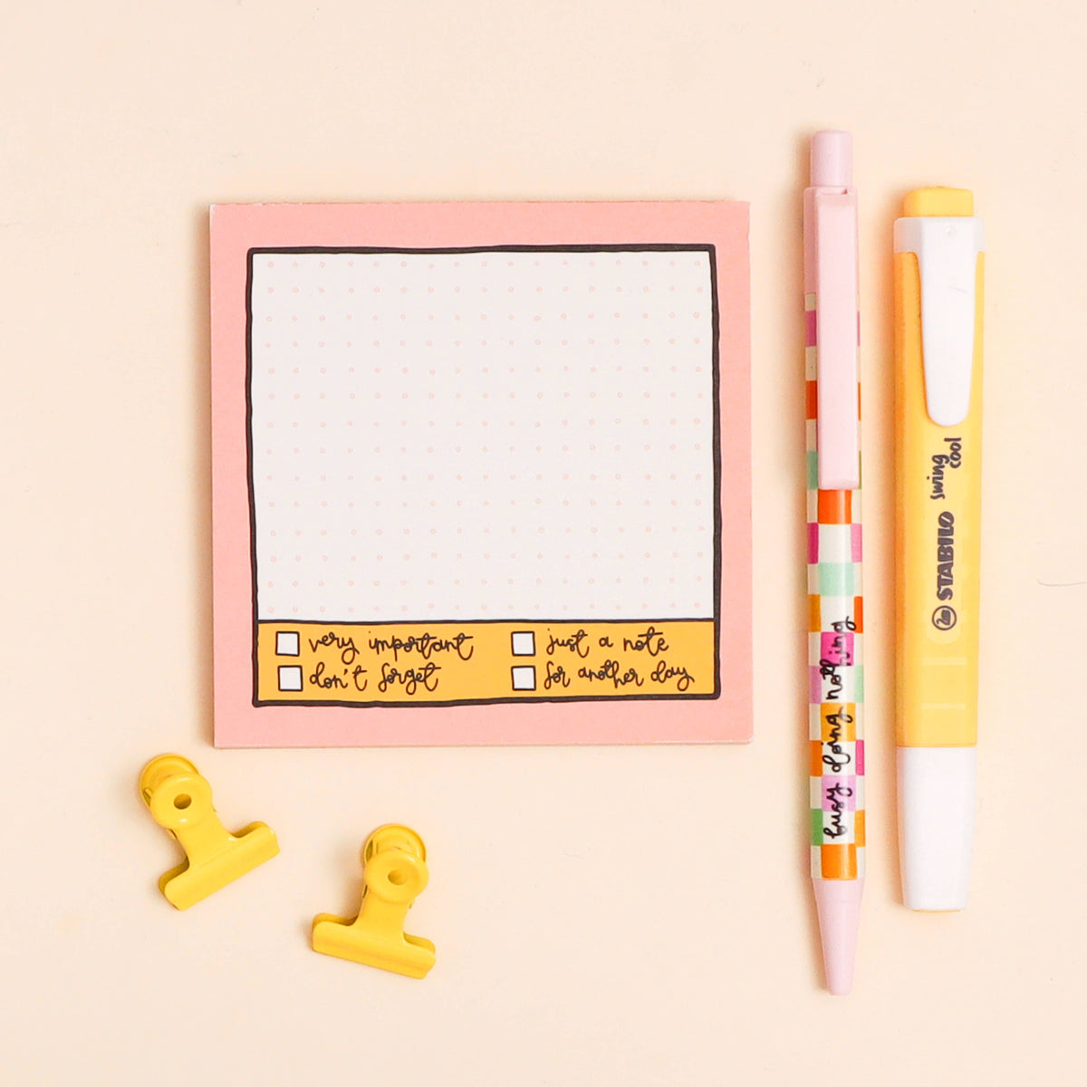Memo pad - pink grid
