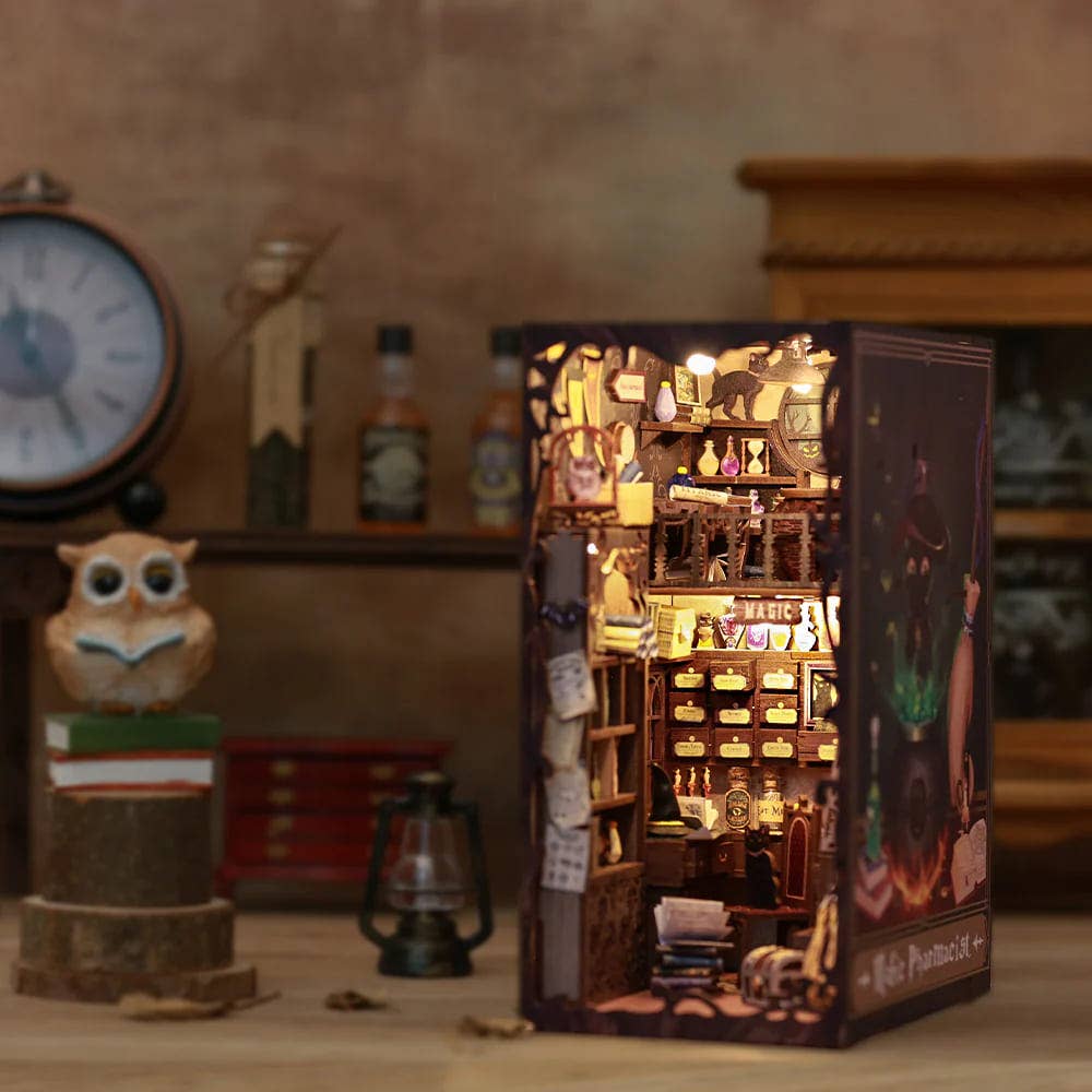 Magic Pharmacist - Book Nook