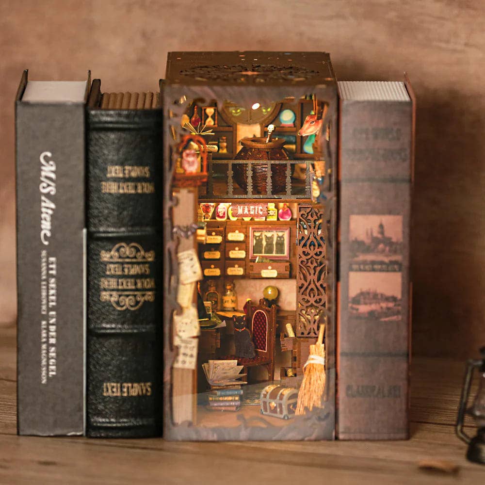 Magic Pharmacist - Book Nook